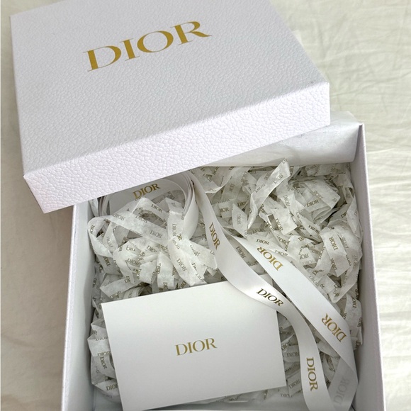 Dior White Empty Gift Box with ribbon - Picture 7 of 7